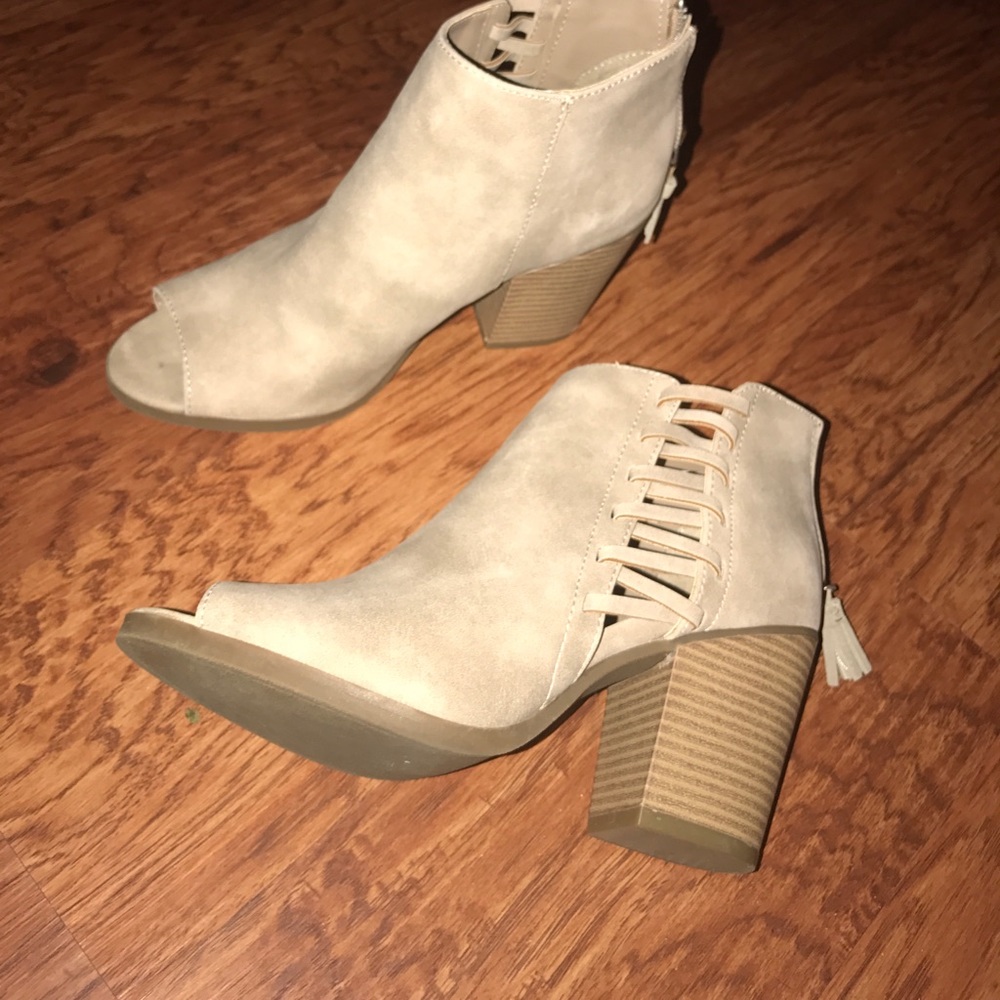 Just Fab Suede tan booties sz. 8