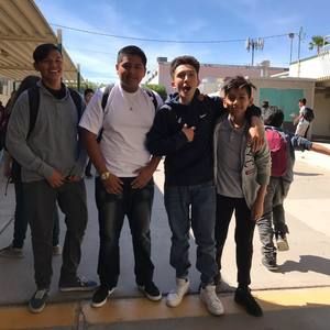 Meet your Posher, Moises j