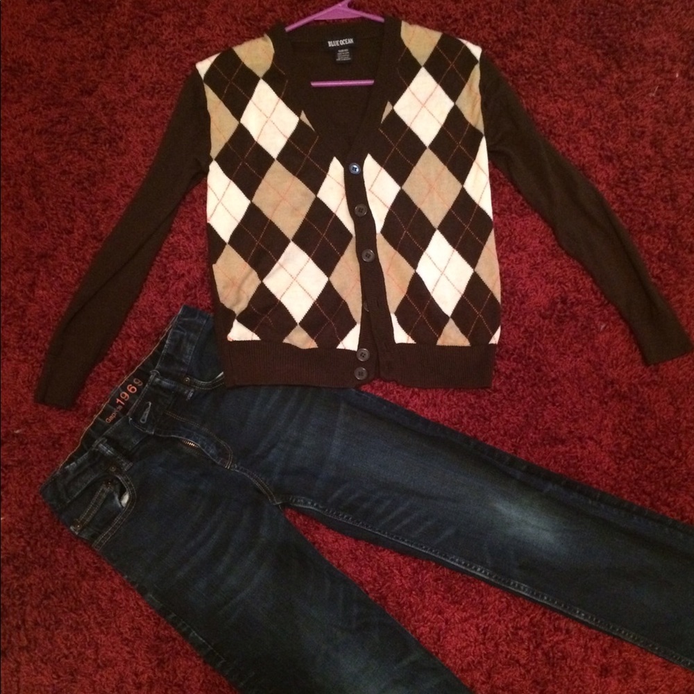 Cardigan sweater & Denim Gap jeans