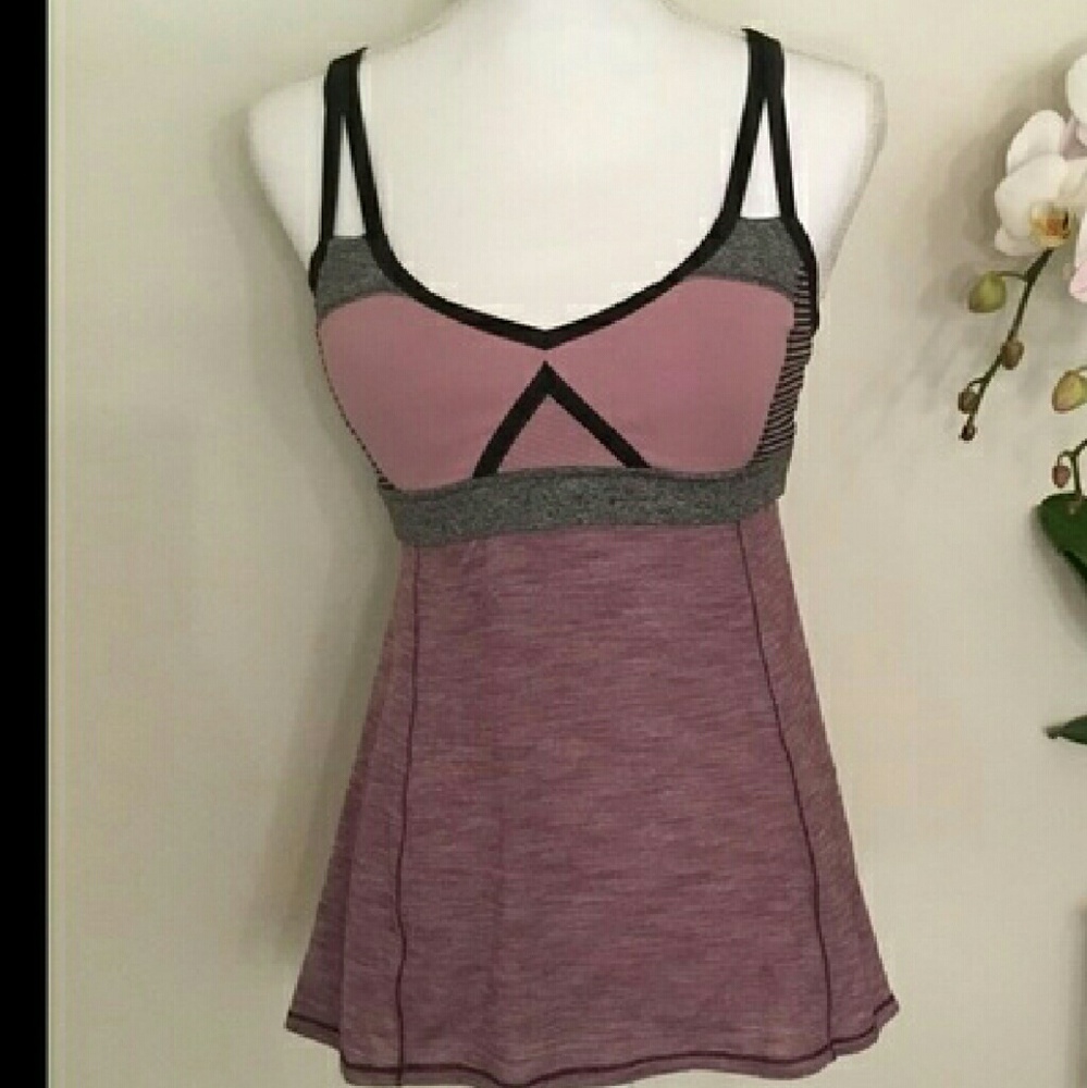 Lululemon top size 6