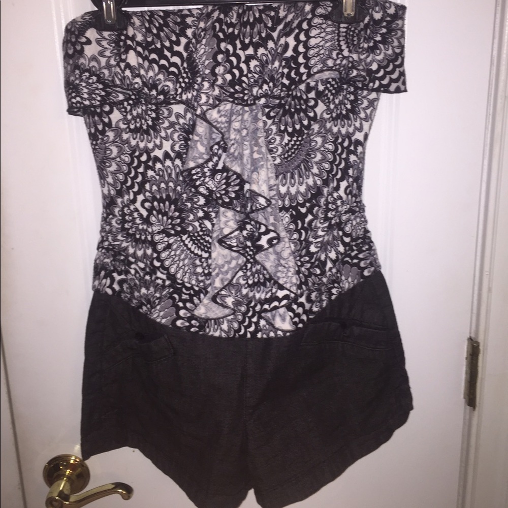 🔥Strapless Floral Print Romper🔥