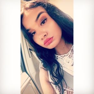 Meet your Posher, Danielle