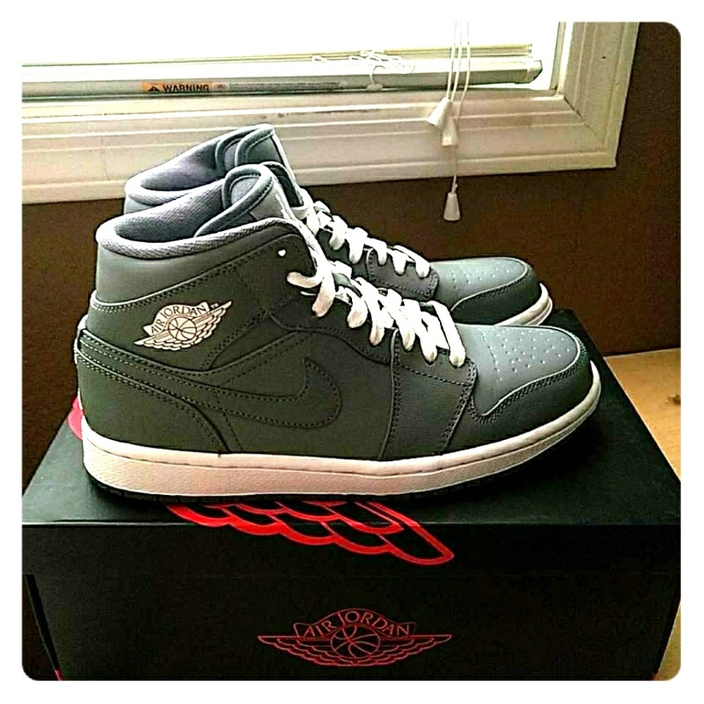 Air Jordan 1 Mid