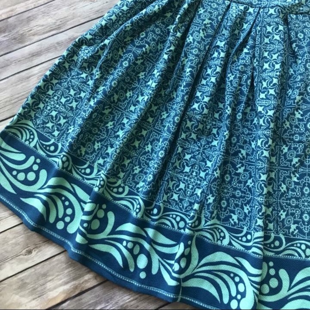 Small BNWT Amelia LulaRoe (rare unicorn beautiful)