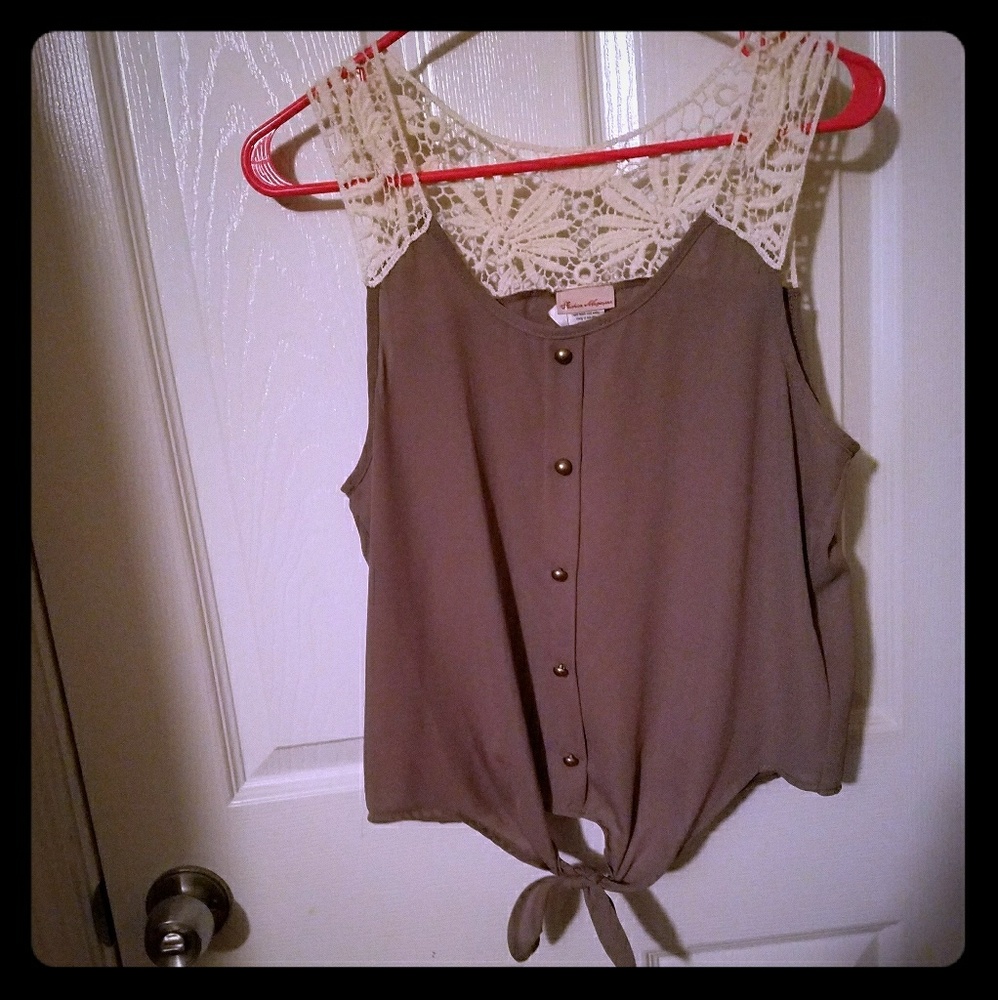 Sleveless Brown and White Shirt