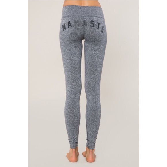 spiritual gangster yoga ballet leggings black and burgundy 2 tone