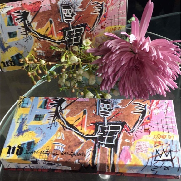 UD JEAN-MICHEL BASQUIAT
Tenant Eyeshadow Palette - Picture 2 of 2