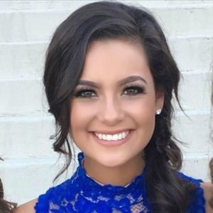 Meet your Posher, Chloe