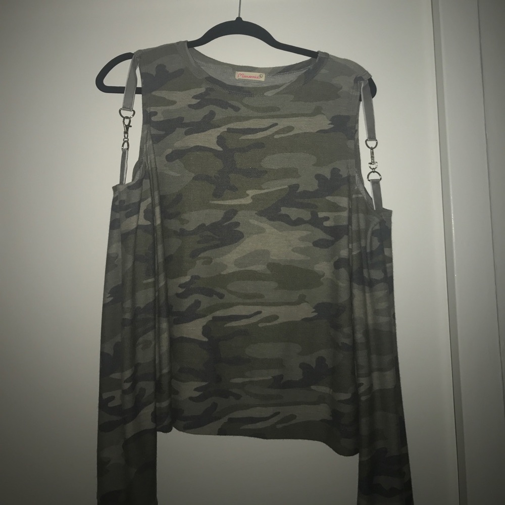 Cut out Camouflage top