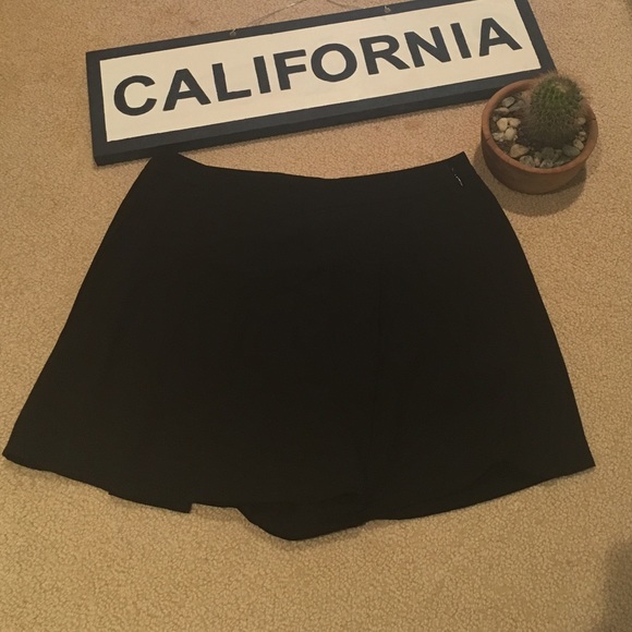 Classy mini skort - Picture 2 of 4