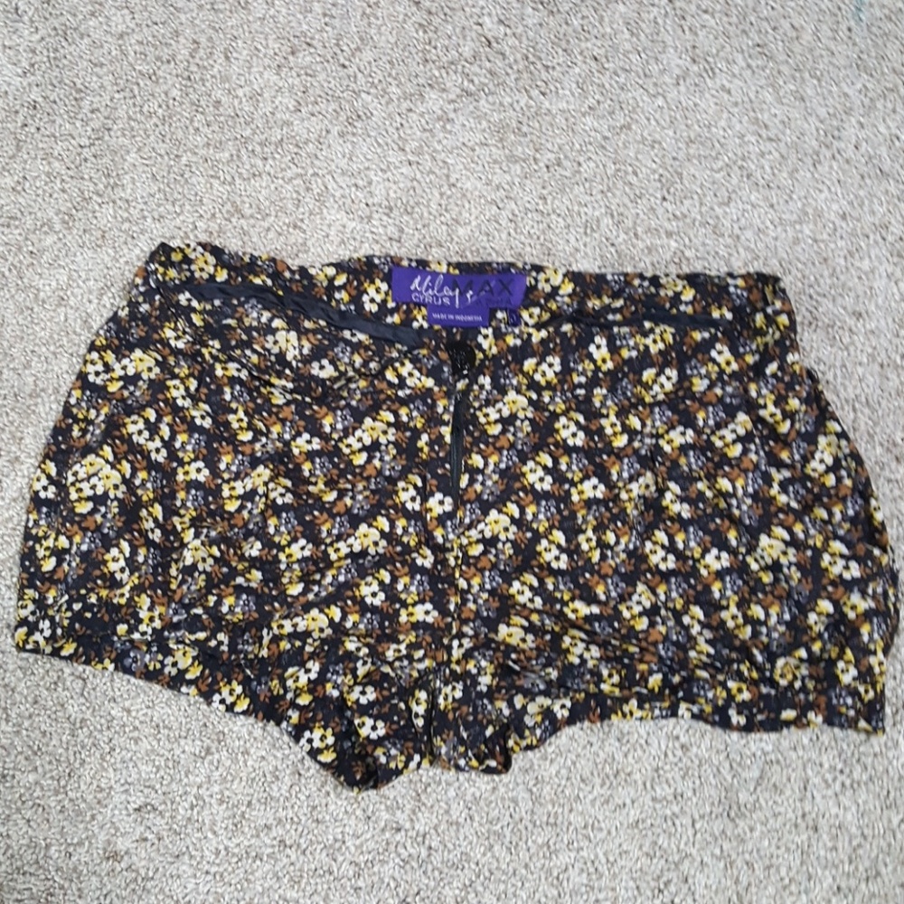 Miley Cyrus shorts