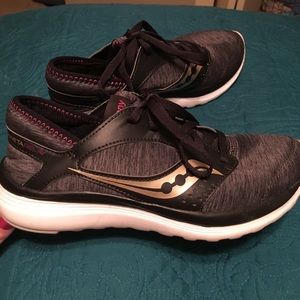 Saucony Kineta Relay Tennis Shoes