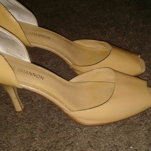 Michael Shannon Beige Open-toed Heels