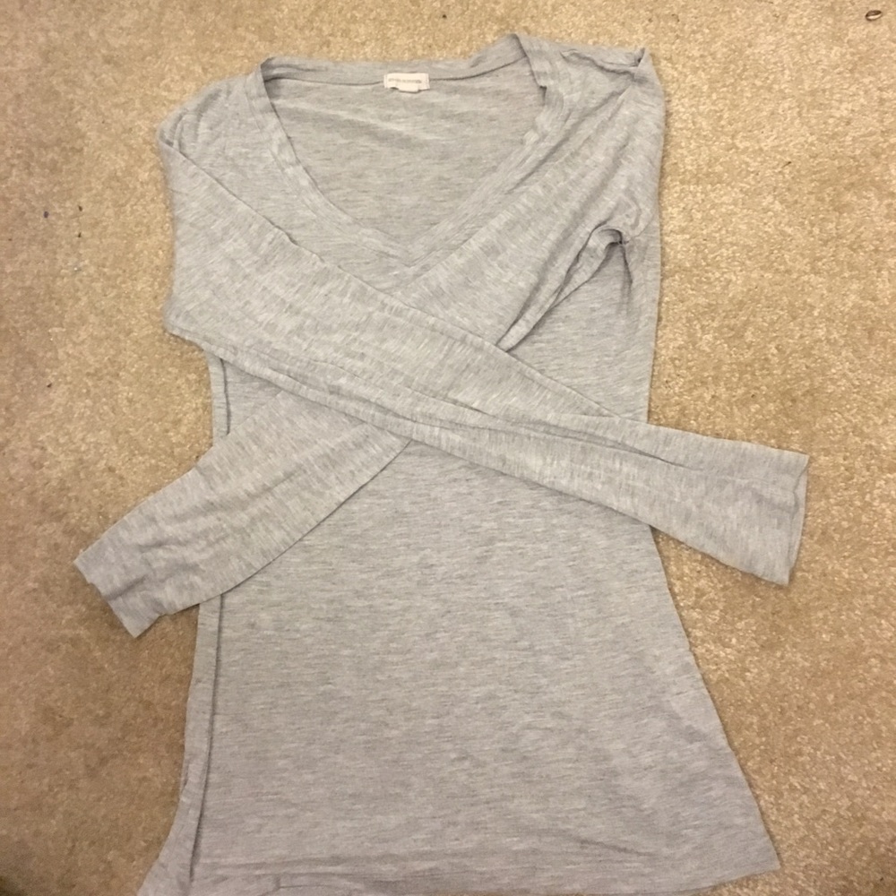 Grey long sleeve v-neck