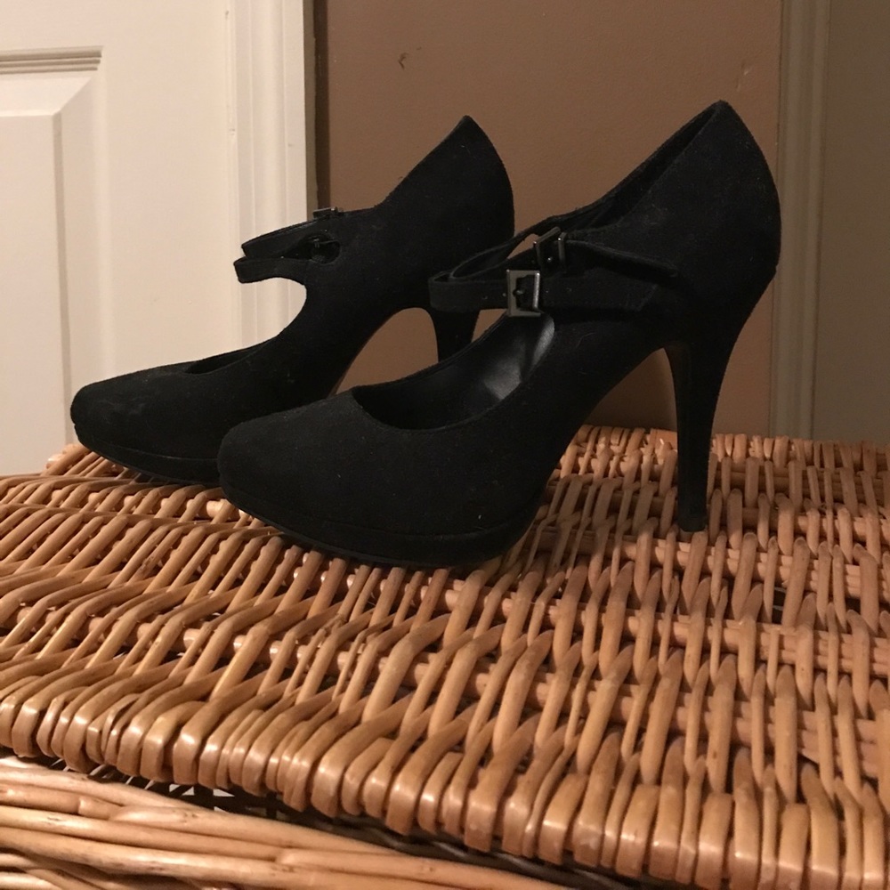 Heels!!!! - Picture 2 of 4