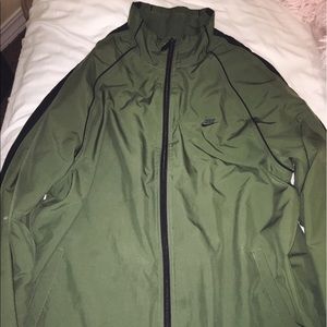 hunter green windbreaker