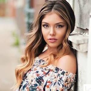 Meet your Posher, Whitney