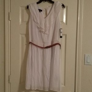 🎈LAST CHANCE🎈 White V-Neck Dress