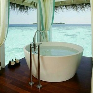 Meet your Posher, Ely