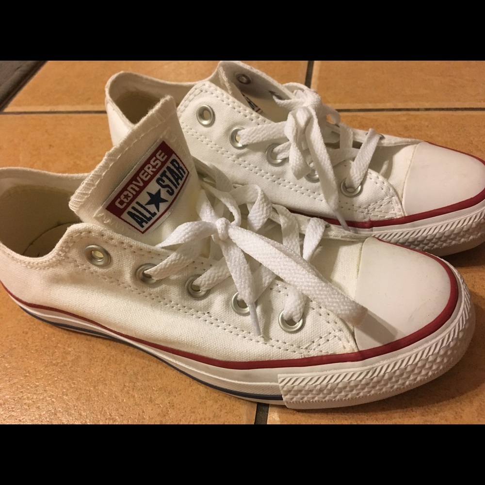 White Converse - Picture 1 of 1