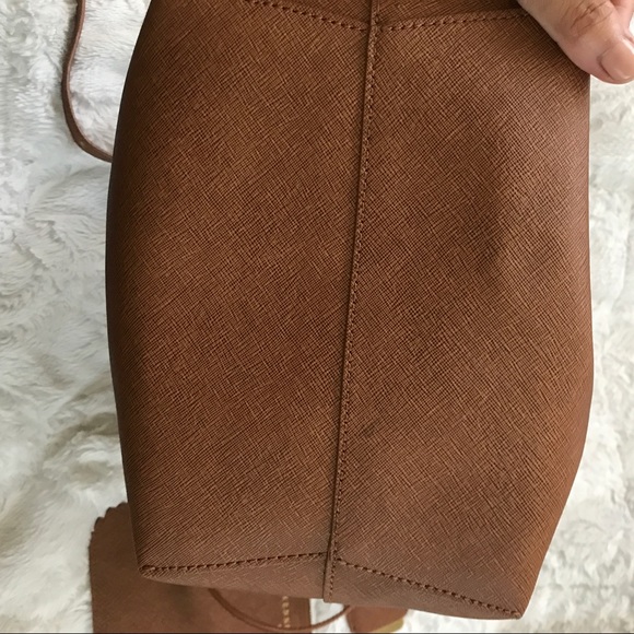 k e n n e t h  c o l e • bucket bag - Picture 7 of 9