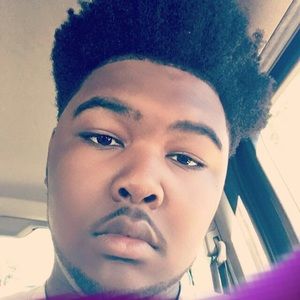 Meet your Posher, Derrick