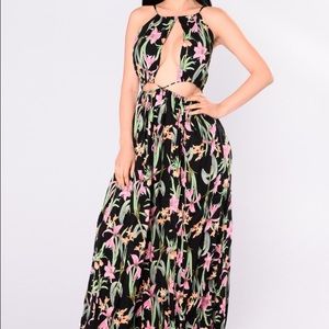 BRAND NEW FASHION NOVA DRESS