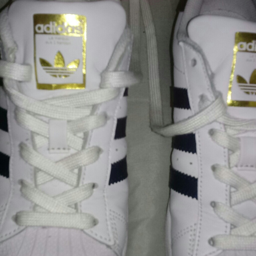 Adidas Superstar sneaker's. Size 6