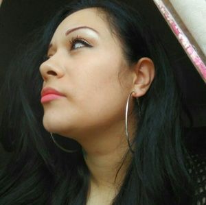 Meet your Posher, Stella