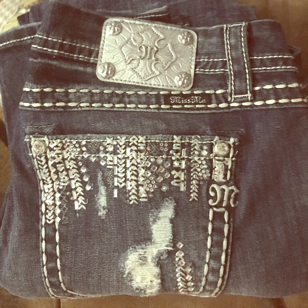 Super cute miss me jeans!!! Hard to find size 34!