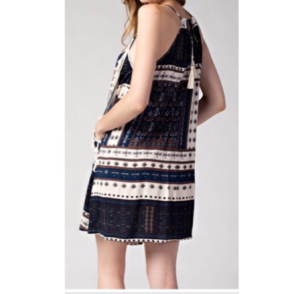 🆕 Tassel trim pocket dress - Picture 3 of 4