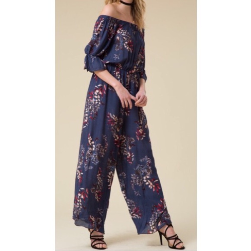 ✨ONE DAY SALE ✨LAST ONE ✨Fabulous floral jumpsuit - Picture 3 of 3