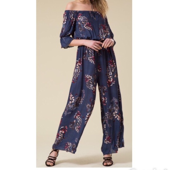 ✨ONE DAY SALE ✨LAST ONE ✨Fabulous floral jumpsuit - Picture 2 of 3