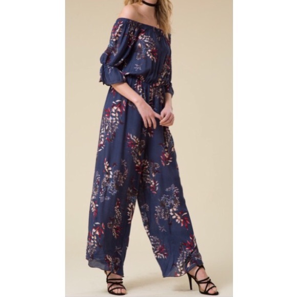 ✨ONE DAY SALE ✨LAST ONE ✨Fabulous floral jumpsuit - Picture 3 of 3