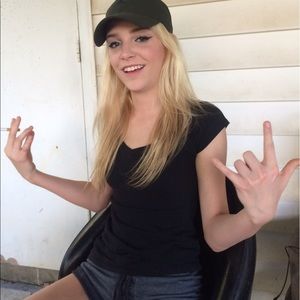 Meet your Posher, Maddy