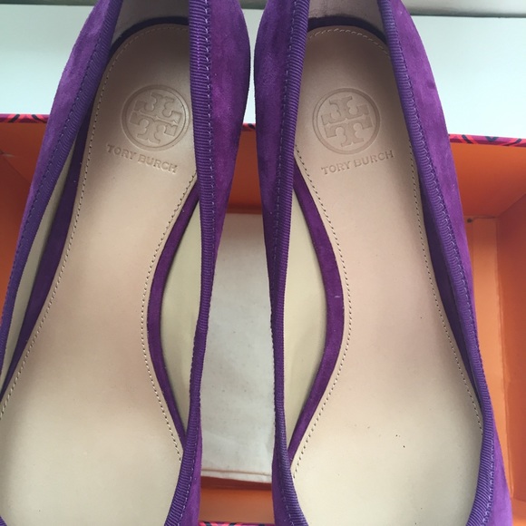 NWB Tory Butch Chelsea Suede 45 mm Wedges - Picture 3 of 5