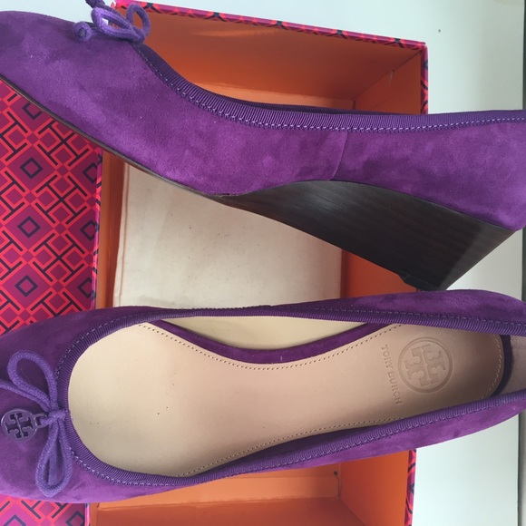 NWB Tory Butch Chelsea Suede 45 mm Wedges - Picture 4 of 5