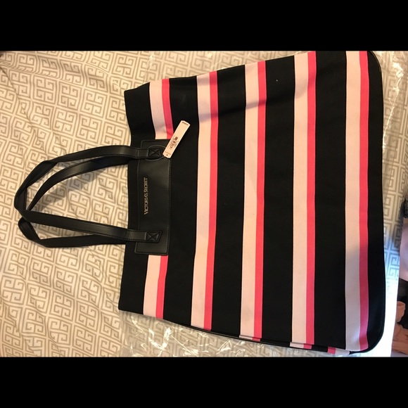 Victoria Secret Tote---🎉🎉 - Picture 1 of 2