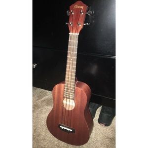 Ibanez UKC10 ukelele ✨