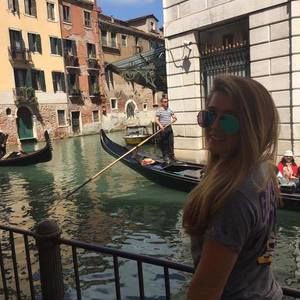 Meet your Posher, Joanna