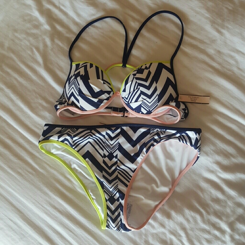 NWT Victoria's Secret bikini