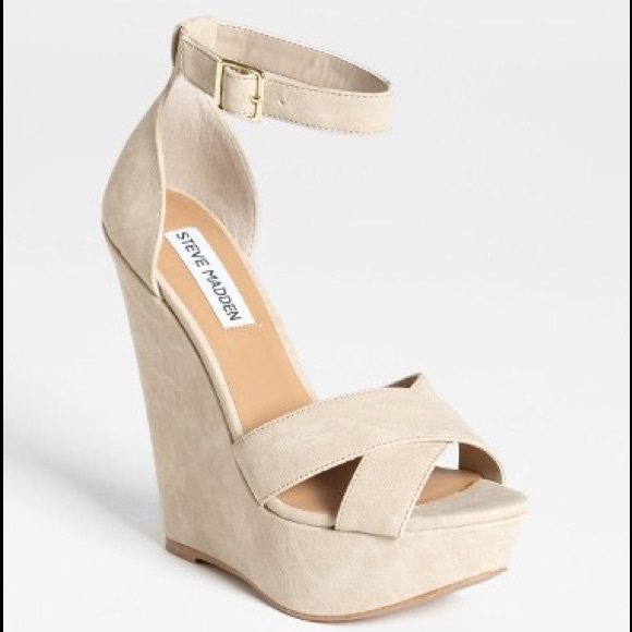 Steve Madden Shoes - Steve Madden Cream Xenon Wedges size 6