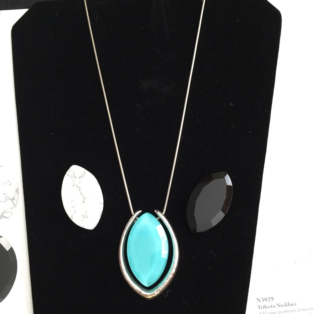 💥Beautiful .925 Sterling Silver Necklace