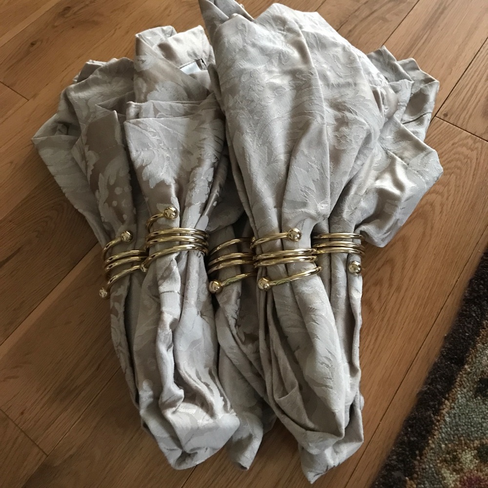 Waterford dinner napkins and ring