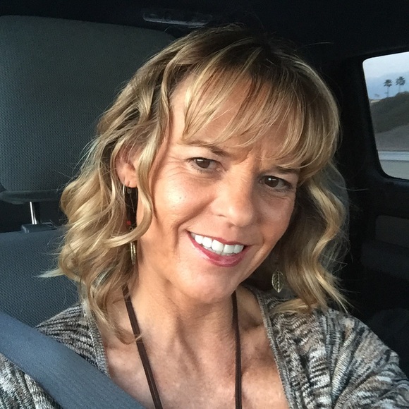 Meet your Posher, Joy - Picture 3 of 4