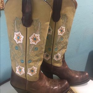 Fabulous cowboy boots from Double H Senora Size 6