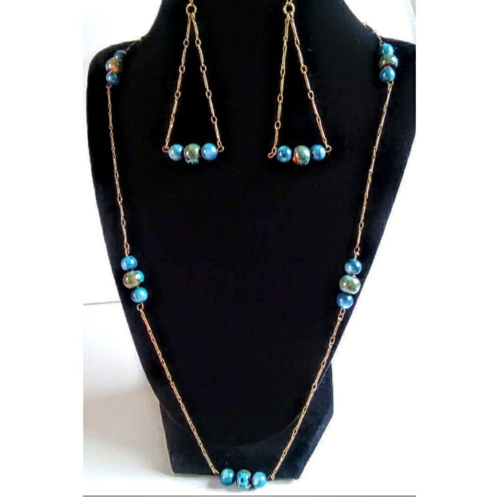 26in Porcelain & Rivershell Necklace Set