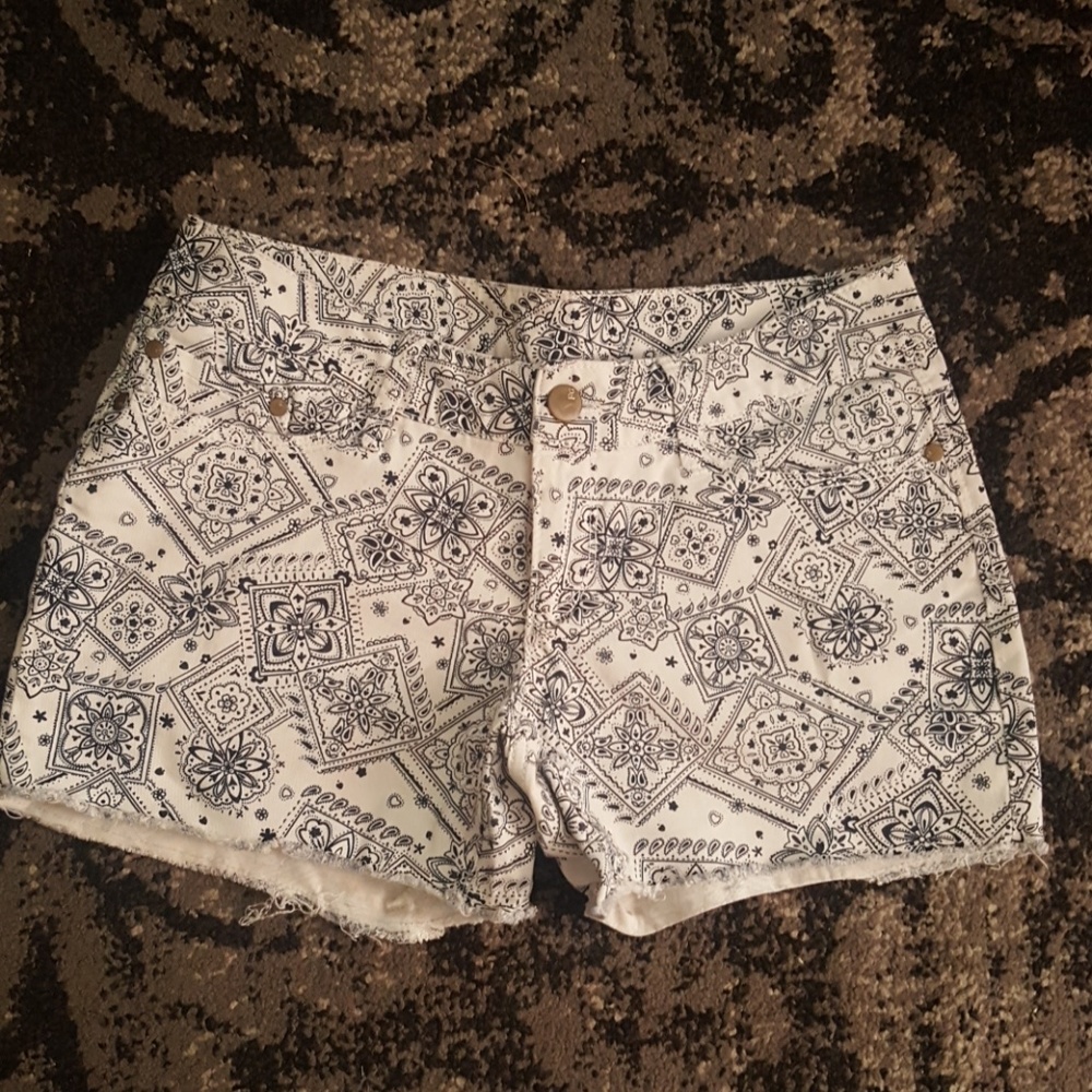 🚫🚫 sold🚫🚫 Jean banana patterned shorts