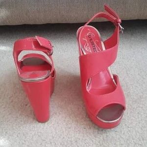 Unlisted Coral Wedges. Size 7.5