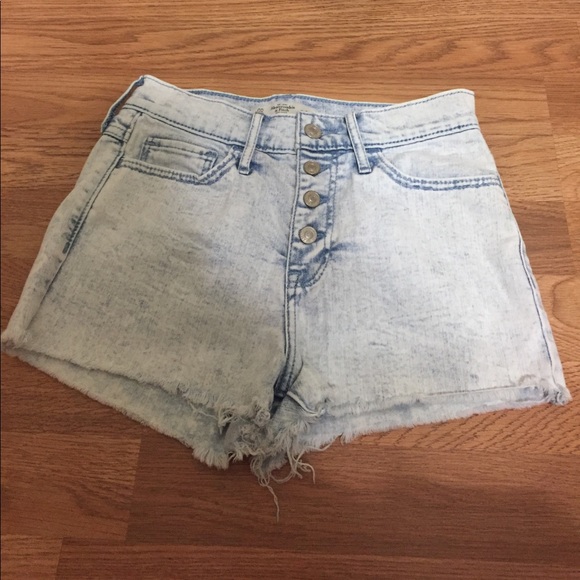 Abercrombie & Fitch Pants - Abercrombie & Fitch high rise shorts